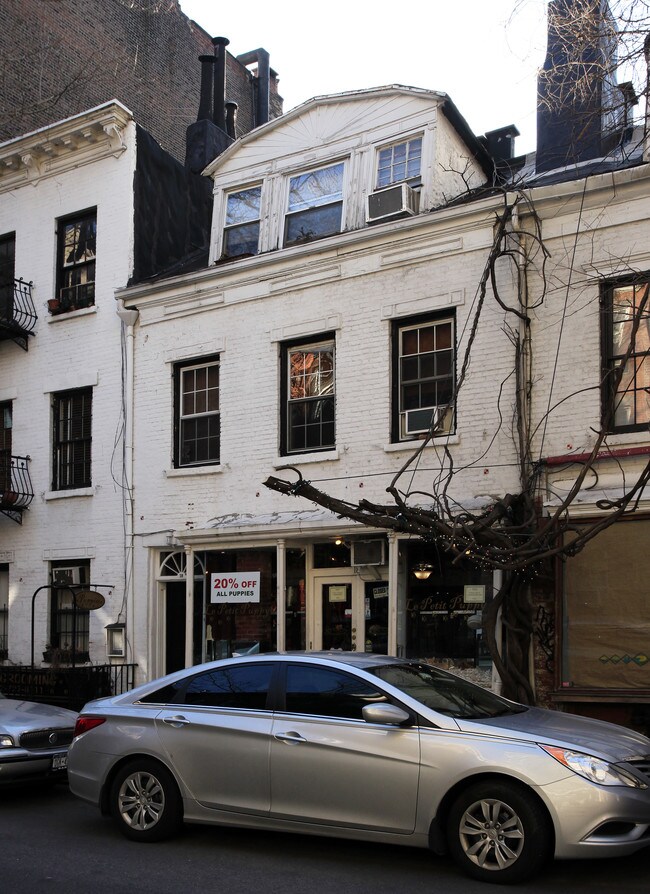 18 Christopher St in New York, NY - Foto de edificio - Building Photo