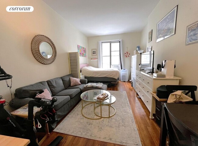 property at 34 W 86th St