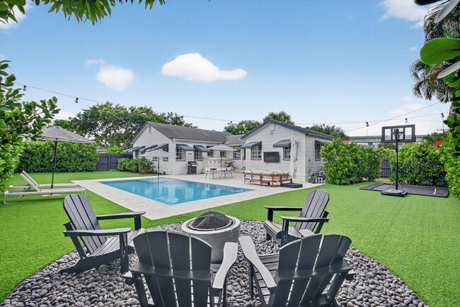 property at 1001 Avon Rd