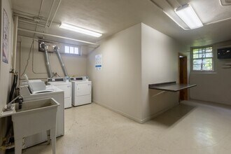 3252 Girard Ave S in Minneapolis, MN - Building Photo - Building Photo