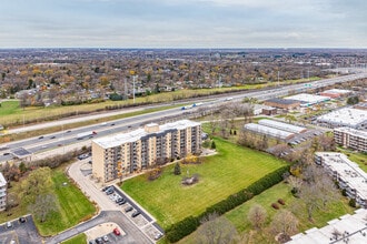 Cameo West Condominiums in Downers Grove, IL - Building Photo - Building Photo