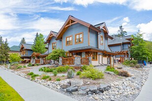 406 Marten St in Banff, AB - Building Photo