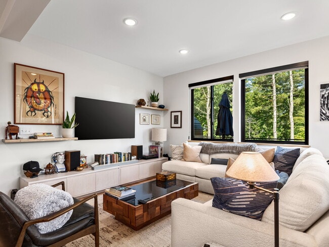 434 Creek Side Dr in Mills River, NC - Building Photo - Building Photo