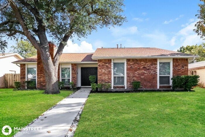 7330 Long Canyon Trail in Dallas, TX - Foto de edificio