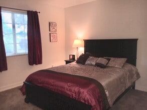 Wood Grove Place in Dayton, OH - Foto de edificio - Building Photo