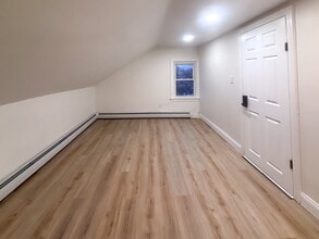 38 Judith St, Unit 3 in Providence, RI - Foto de edificio - Building Photo