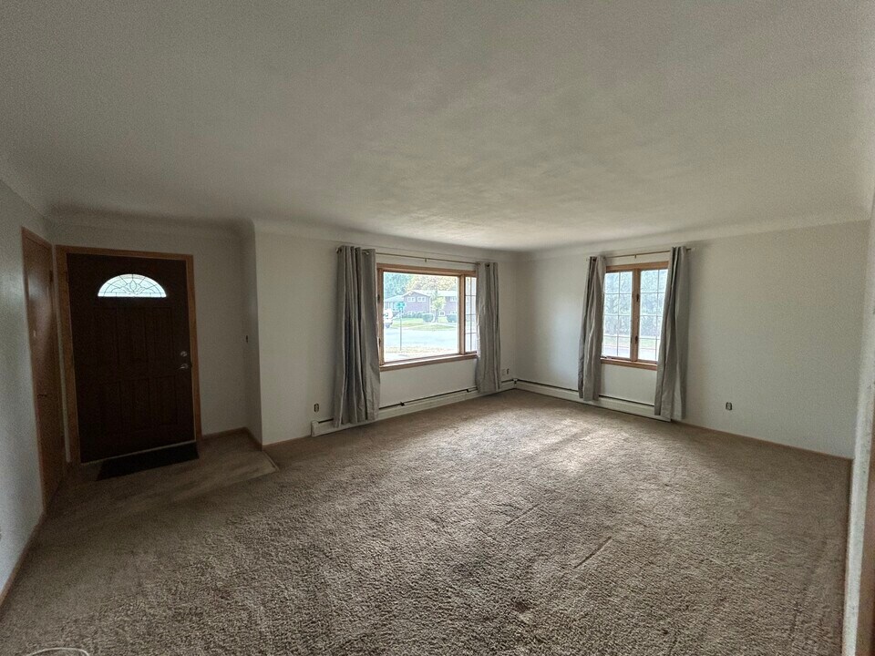 1302 9th St N in Fargo, ND - Foto de edificio