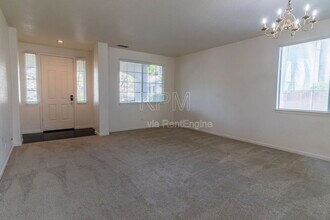 5411 Brook Meadow Ct in Stockton, CA - Building Photo - Building Photo