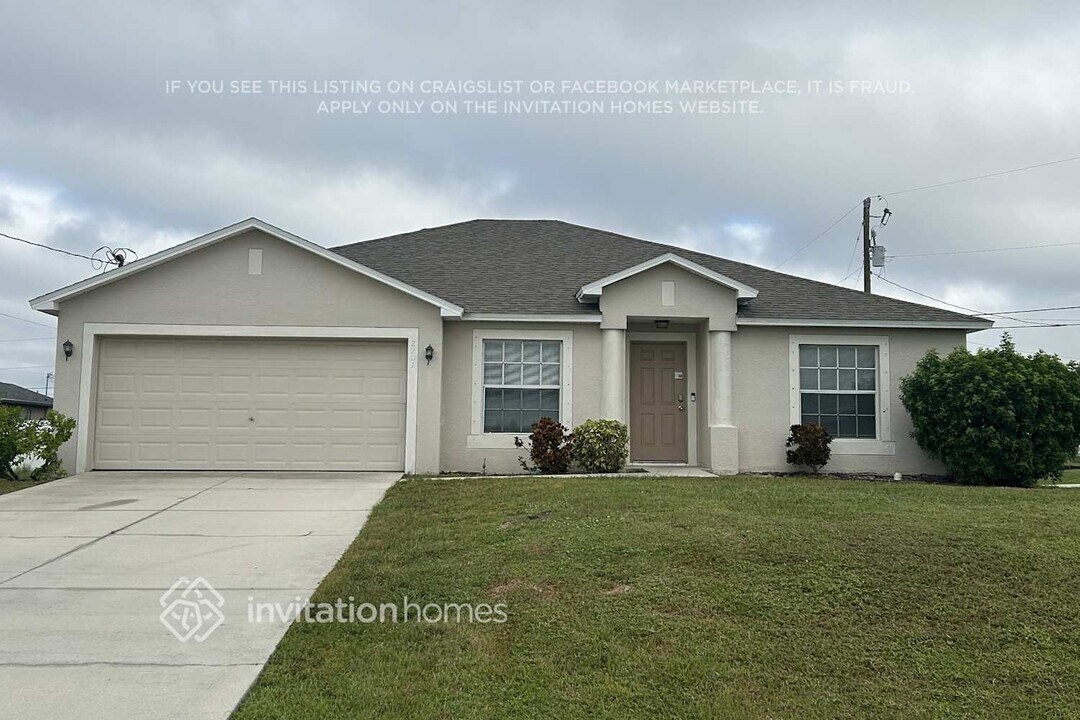 2201 NW 1st St in Cape Coral, FL - Building Photo