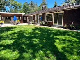 15 Martin Ln in Woodside, CA - Building Photo