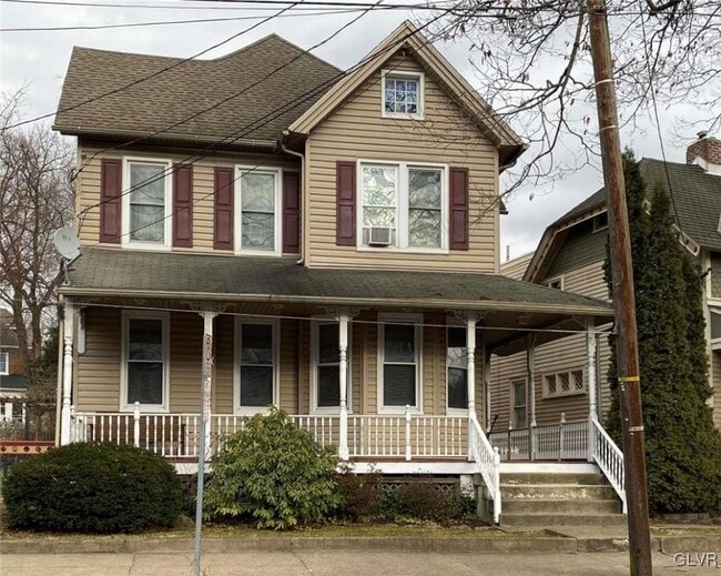 715 Cattell St, Unit 2nd/3rd Floor in Easton, PA - Building Photo - Building Photo