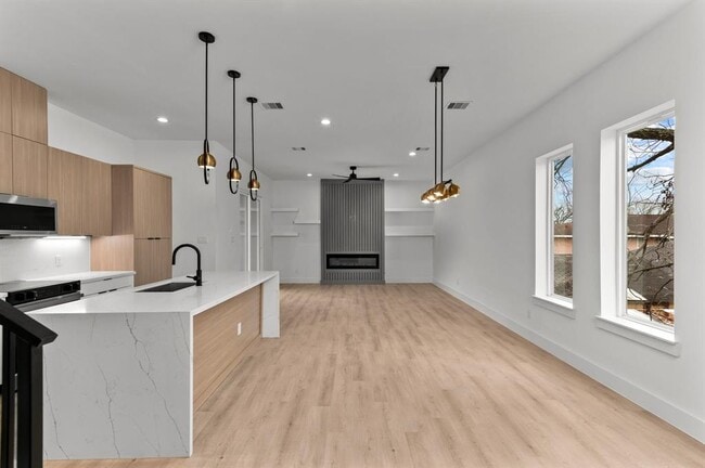 property at 1803 Sakowitz St