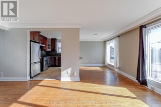 118 Dorcot Ave in Toronto, ON - Building Photo - Building Photo