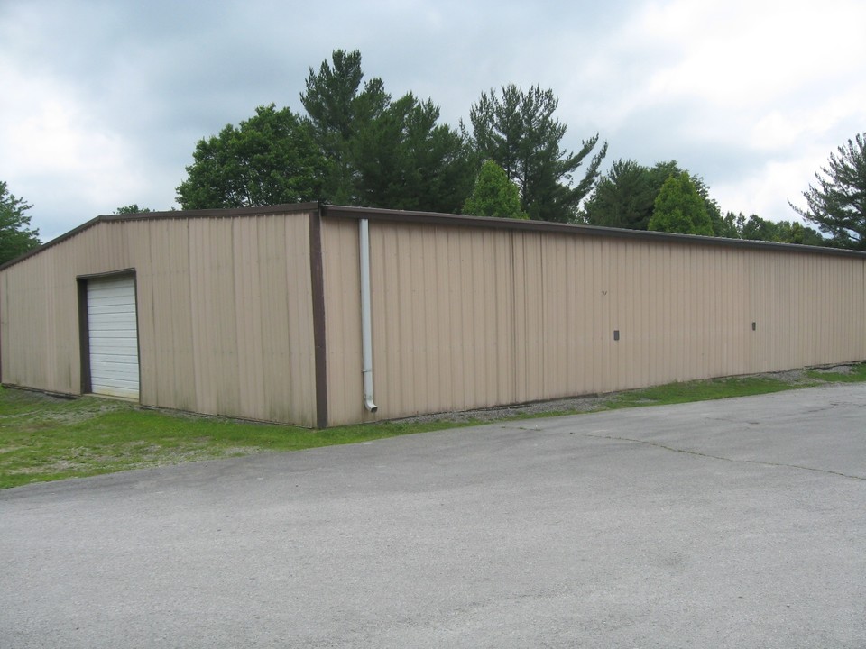 221 Felts School Road in Corbin, KY - Building Photo