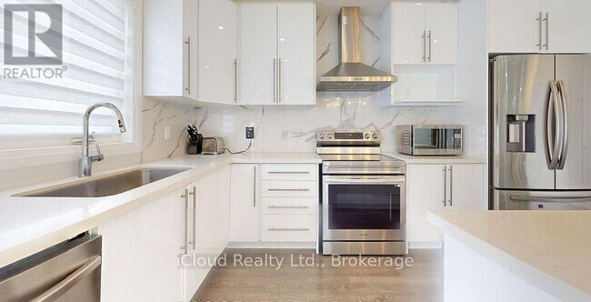 11 Moriarity Dr in Brant, ON - Building Photo - Building Photo