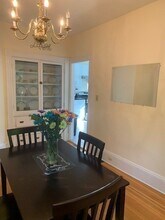121 Cypress St in Newton, MA - Foto de edificio - Building Photo