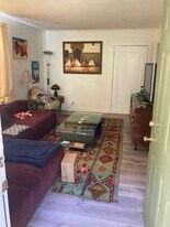 8571 Rugby Dr, Unit 1/4 in West Hollywood, CA - Building Photo