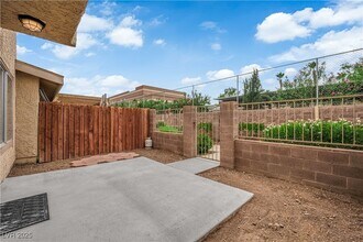 2248 Short Pine Dr in Las Vegas, NV - Building Photo - Building Photo