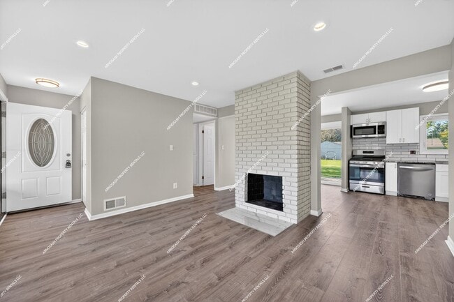 37863 Wendy Lee St in Farmington Hills, MI - Building Photo - Building Photo