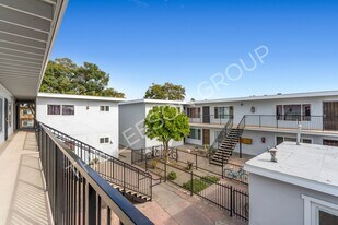 1230 E Borchard Ave in Santa Ana, CA - Building Photo