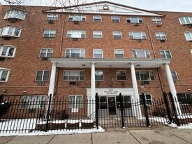 5920 N Kenmore Ave, Unit 505 in Chicago, IL - Building Photo