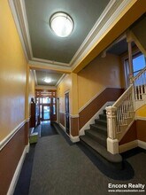 102 Queensberry St, Unit 1 in Boston, MA - Building Photo - Building Photo