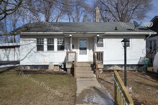 809 E Washington St in Joliet, IL - Building Photo