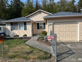 1234 49th St in Port Townsend, WA - Building Photo