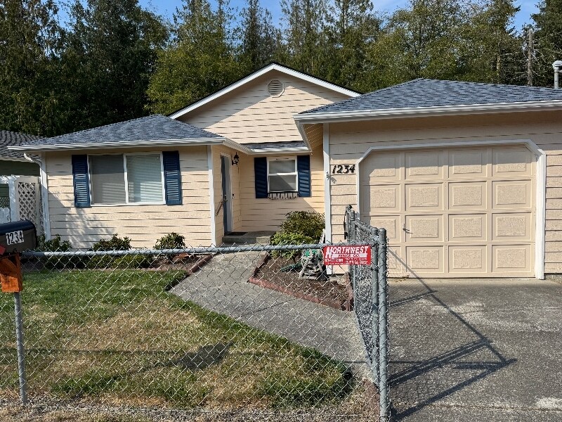 1234 49th St in Port Townsend, WA - Building Photo