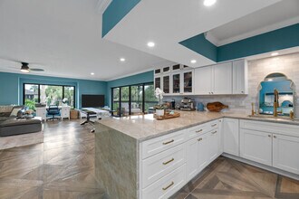 13400 Polo Rd W in Wellington, FL - Building Photo - Building Photo