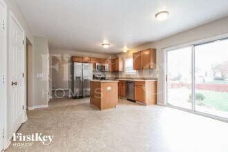 12819 Sinclair Pl in Fishers, IN - Building Photo - Building Photo