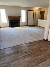 8404-8406 W Thurman St in Wichita, KS - Foto de edificio - Building Photo