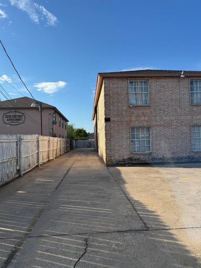 3205 Chestnut St in Laredo, TX - Building Photo - Building Photo