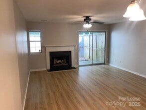 5644 Prescott Ct in Charlotte, NC - Building Photo - Building Photo
