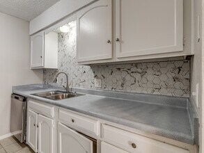 Tuscany Village in Oklahoma City, OK - Building Photo - Building Photo