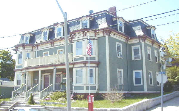 398-402 McGrath Hwy in Somerville, MA - Building Photo