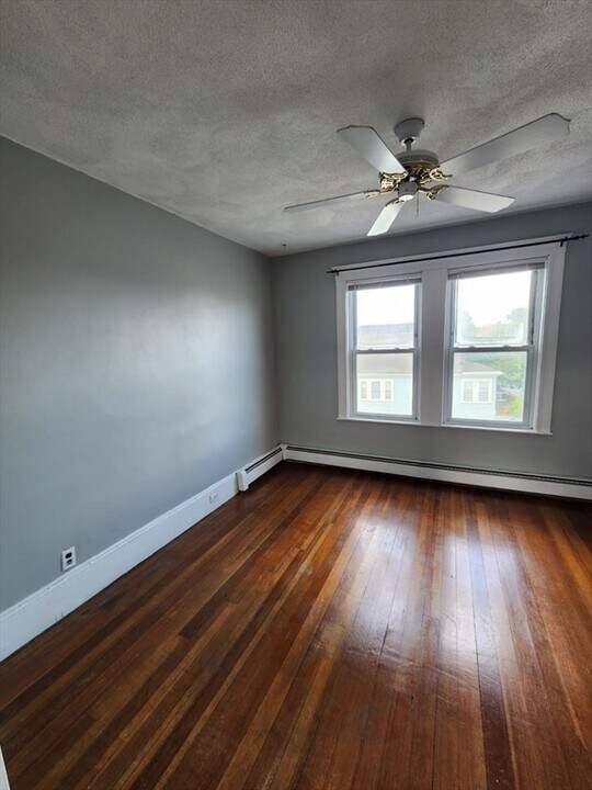 848 Fellsway, Unit 3 in Medford, MA - Building Photo