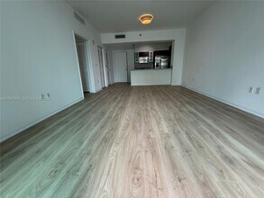 951 Brickell Ave, Unit 1103 in Miami, FL - Foto de edificio - Building Photo
