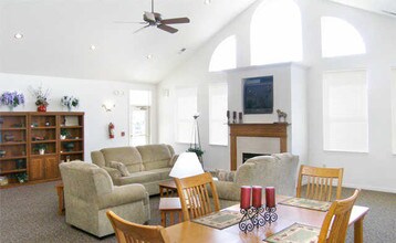 Canterbury House Apartments - Kalamazoo in Kalamazoo, MI - Building Photo - Interior Photo