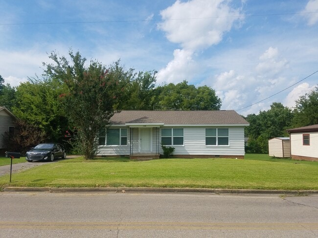 property at 1908 Nelle St