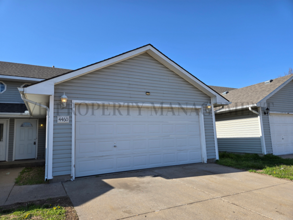 4460 S Elizabeth Ave in Wichita, KS - Foto de edificio