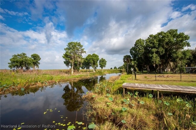 102 Squirrel Point in Lorida, FL - Building Photo - Building Photo