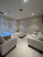 10422 NW 64th Terrace in Doral, FL - Building Photo - Building Photo