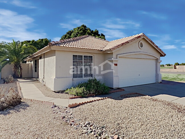 property at 15681 W Magnolia St