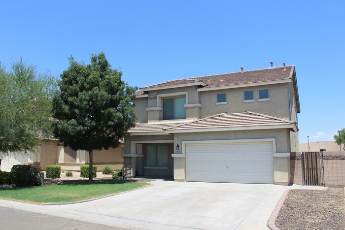 39471 N Carolina Ave in San Tan Valley, AZ - Building Photo