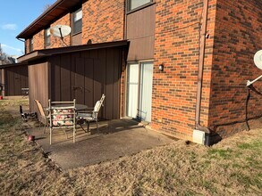 8 S Trace Rd in Glen Carbon, IL - Foto de edificio - Building Photo