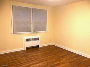 445 Morris Ave in Springfield, NJ - Building Photo - Building Photo