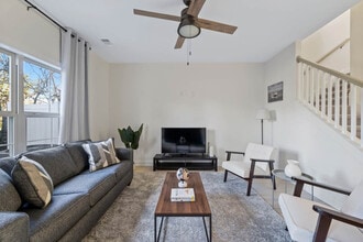 3319 Old Hickory Blvd in Nashville, TN - Foto de edificio - Building Photo