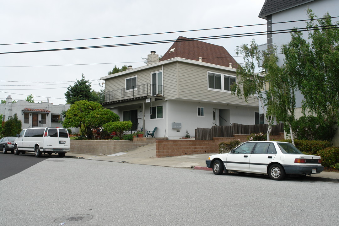 395 Laurel St in San Carlos, CA - Building Photo