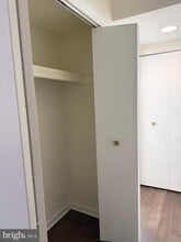 200 Lombard St in Philadelphia, PA - Building Photo - Building Photo